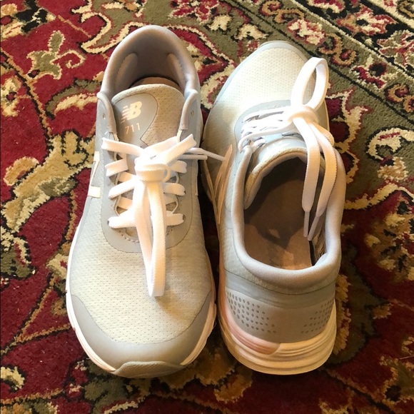 New Balance 711v3 Trainer - Picture 3 of 4